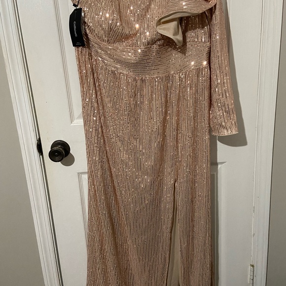 Elegant gold sequined formal. Never worn and with tags. - Picture 1 of 5